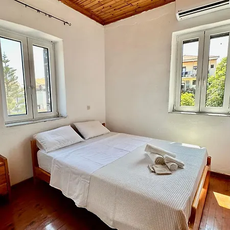 Βίλα Chrysavgi Stone House