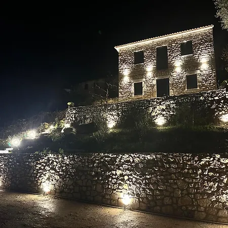 Chrysavgi Stone House * Κατομέρι