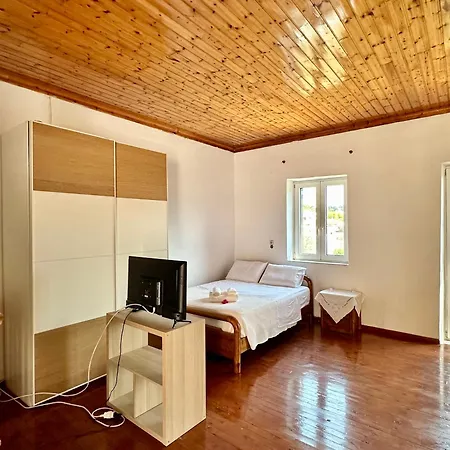 Chrysavgi Stone House Вилла Katomerion